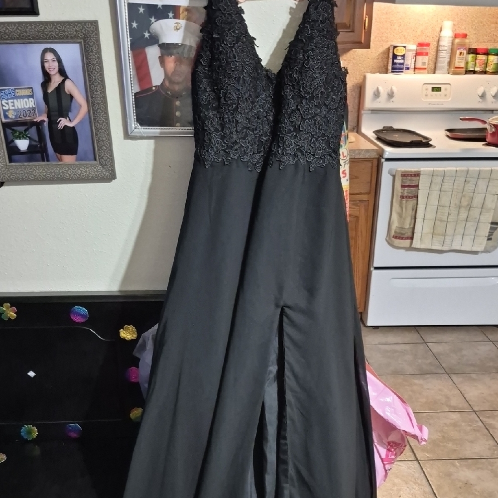 Makeup Revolution Black Lace Wedding Dress